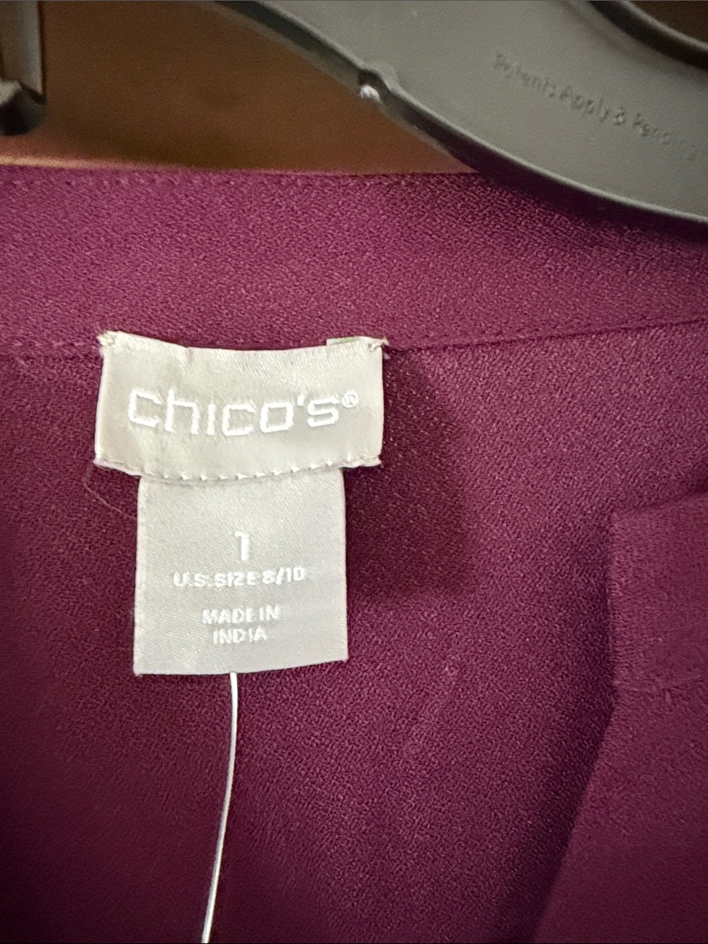 Chicos Women's Embroidered Sleeve Split-Neck Top - Plum size 8 ptp 21 - Picture 4 of 6
